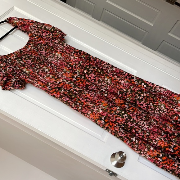 COPY - H+M floral dress - Picture 2 of 3
